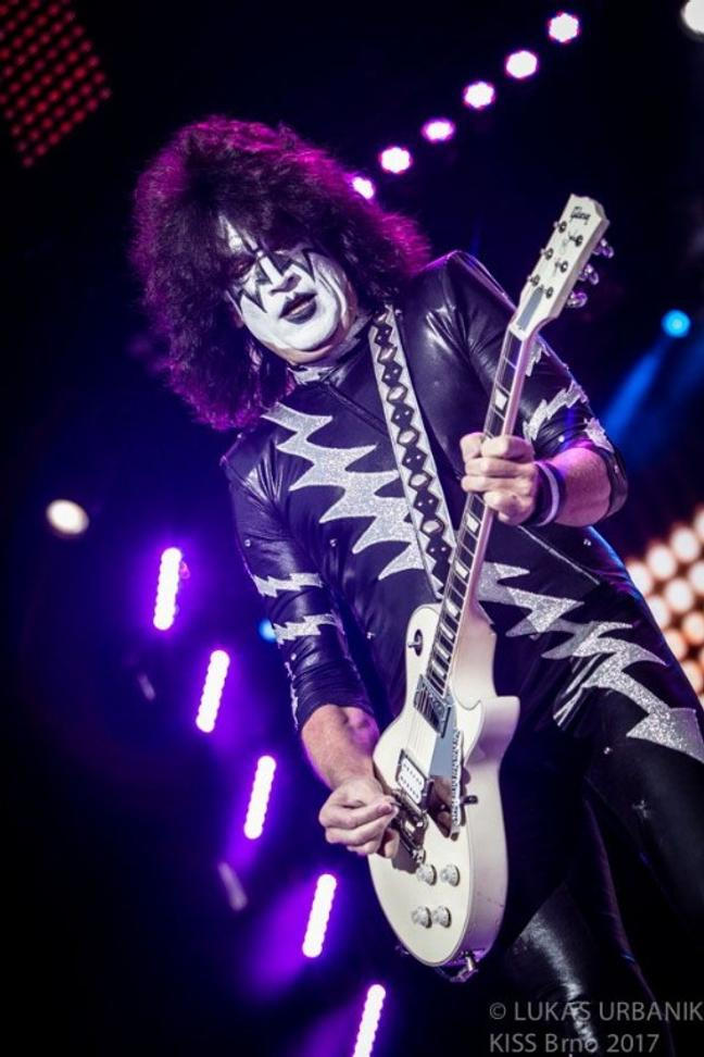 KISS_09