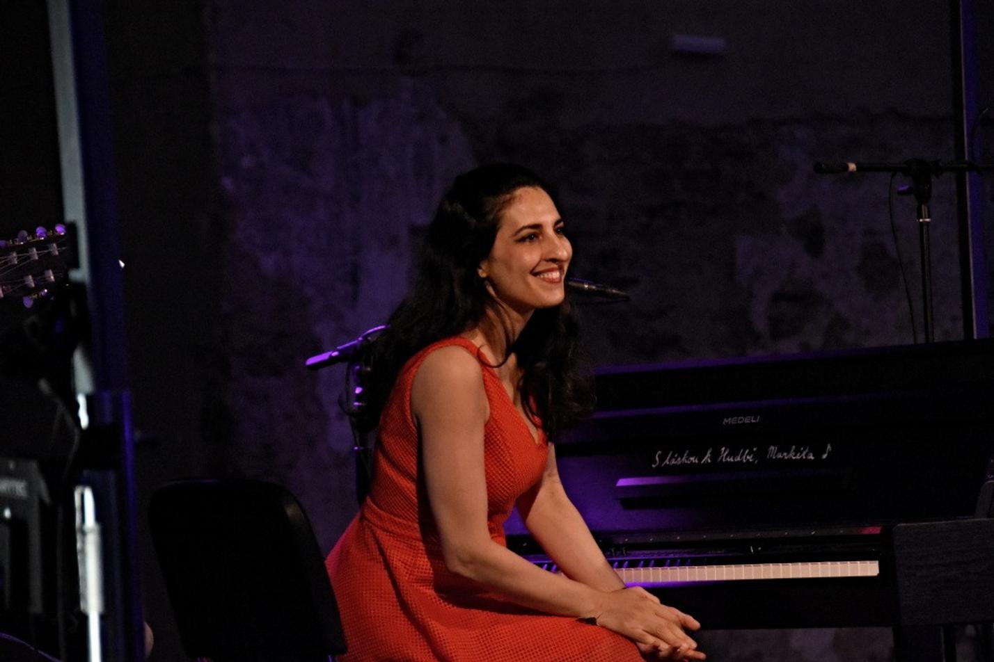 8-Nani Vazana sings Ladino