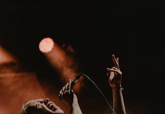 Louis Tomlinson + OnlyThePoets-1