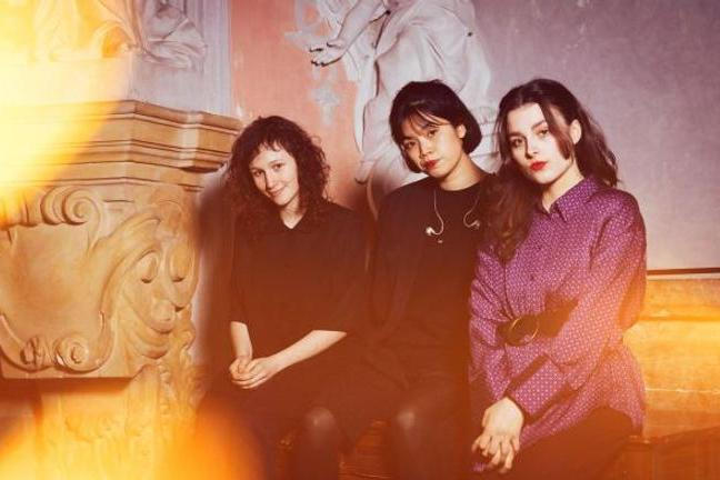 fullmoonzine.cz