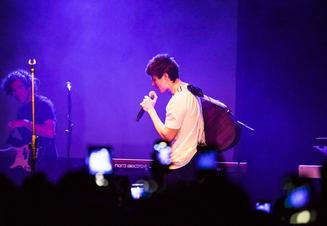 Alec Benjamin_02