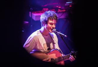 Alec Benjamin_03