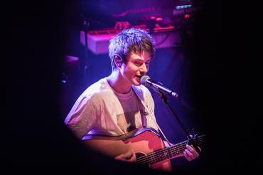 Alec Benjamin_03