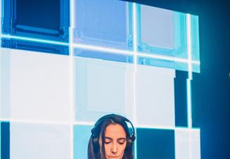 02_Amelie Lens