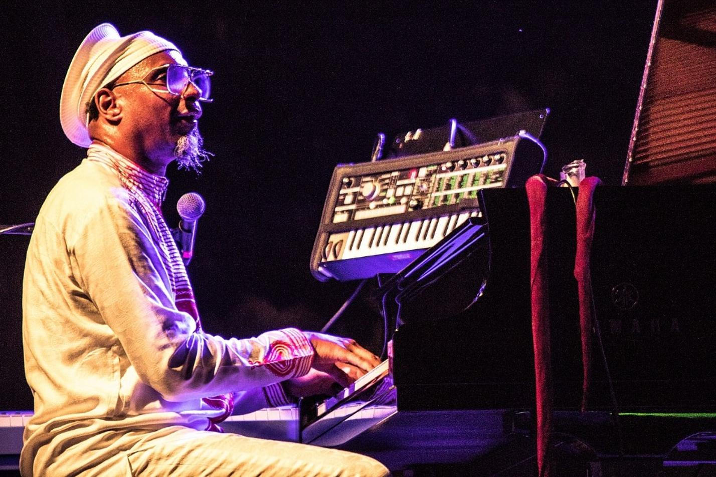 Omar Sosa Seckou Keita