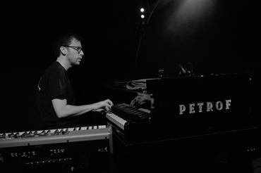 04 GoGo Penguin