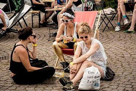 fullmoonzine.cz