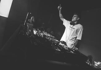 01_Nobody Listen