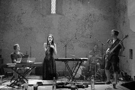 fullmoonzine.cz