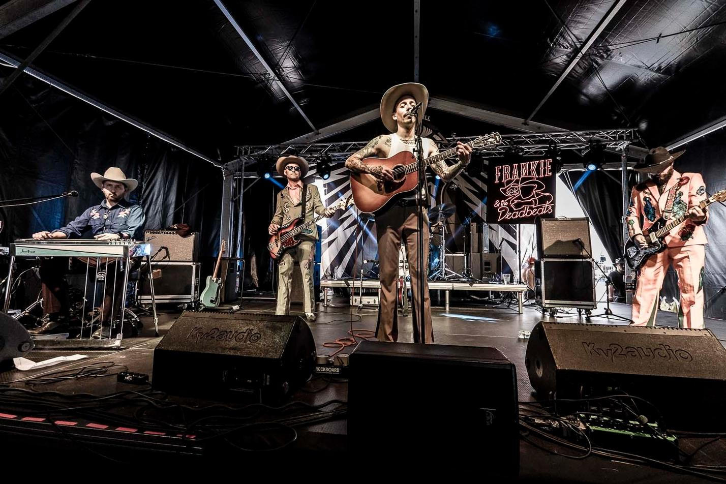 6 Frankie and the deadbeats (3)