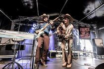 6 Frankie and the deadbeats (4)