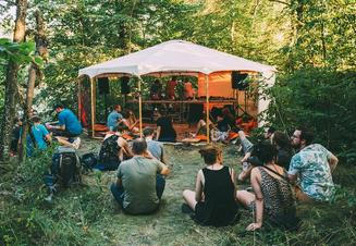 Antigravity stage