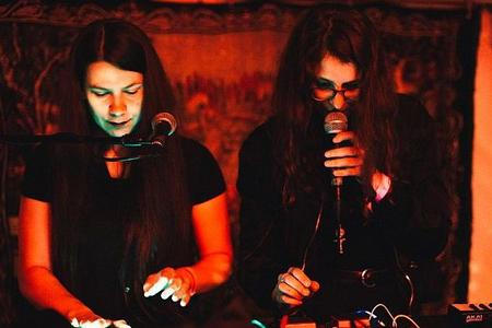fullmoonzine.cz