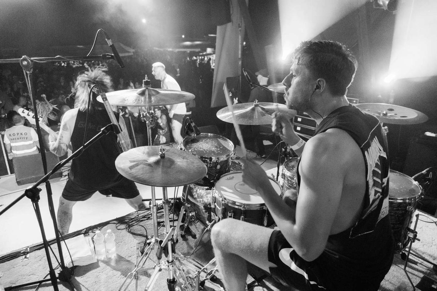 summer-punk-party-born-from-pain-00005
