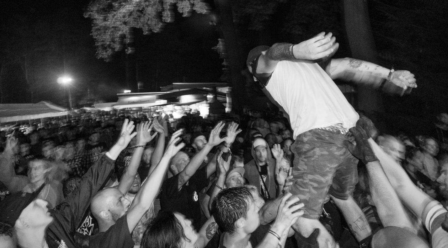 summer-punk-party-born-from-pain-00011