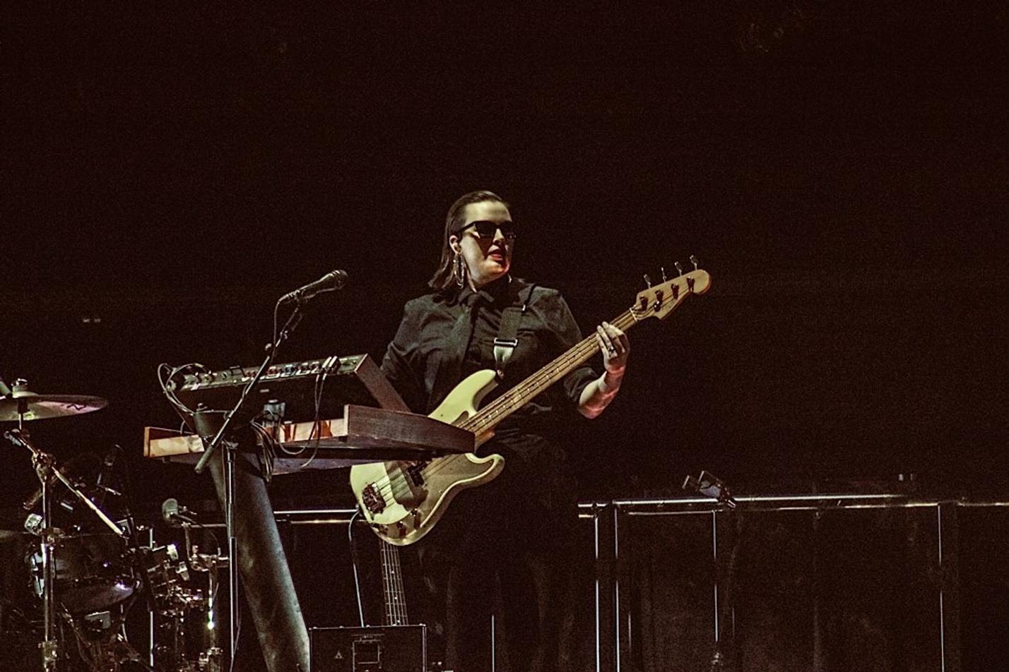 SAM_SMITH_BASSIST