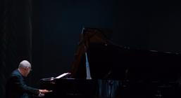 05_Ludovico Einaudi