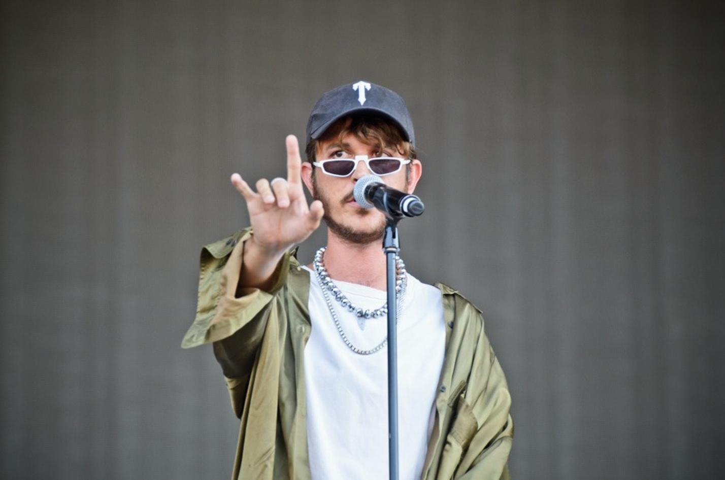 8514 Oscar and the Wolf