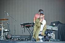 8536 Oscar and the Wolf