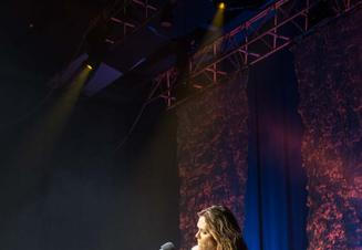 BETH HART03