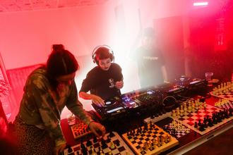 BoLs/sLoB b2b Vermillion © Jan Kuča