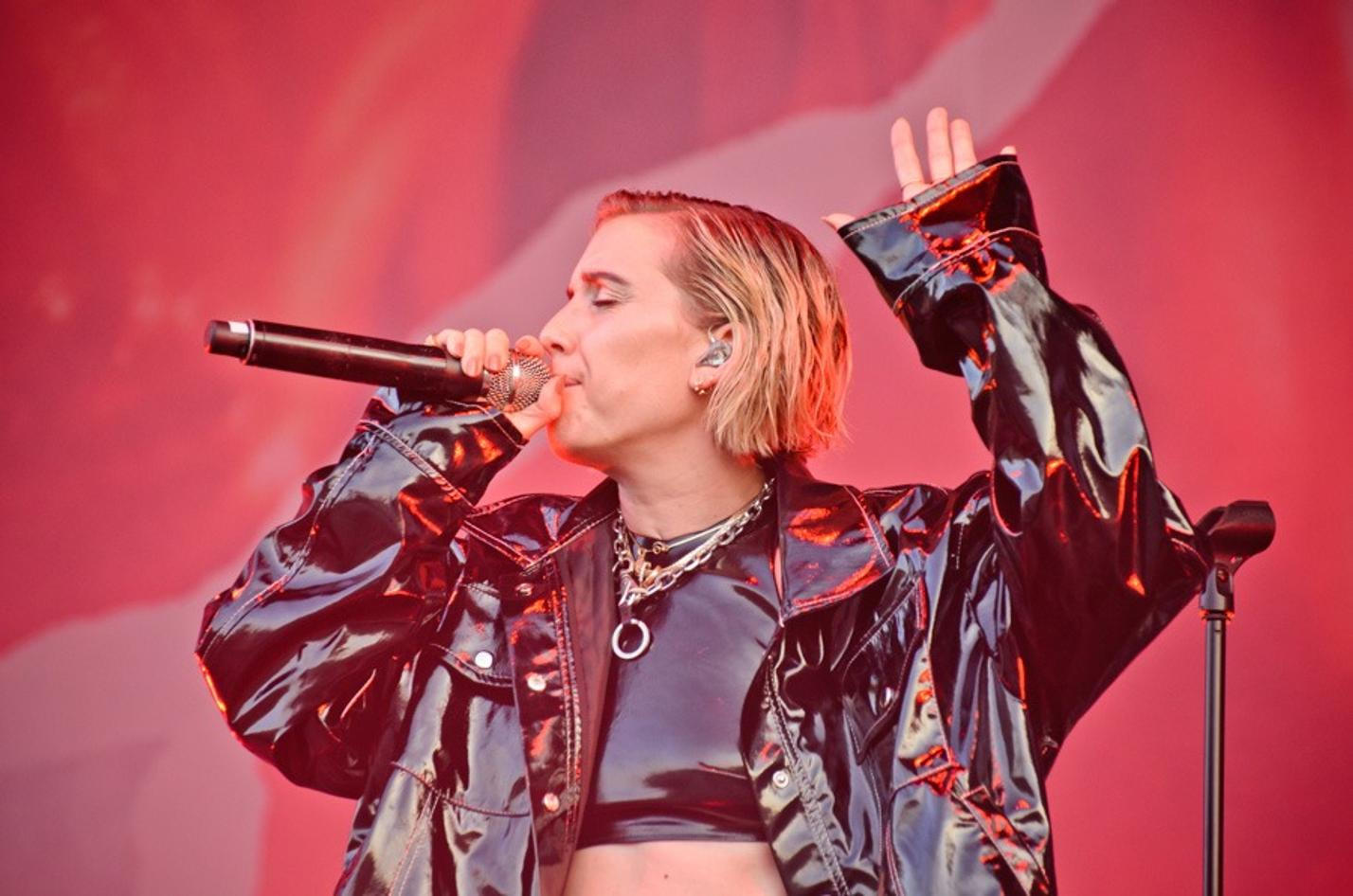 8359 Lykke Li