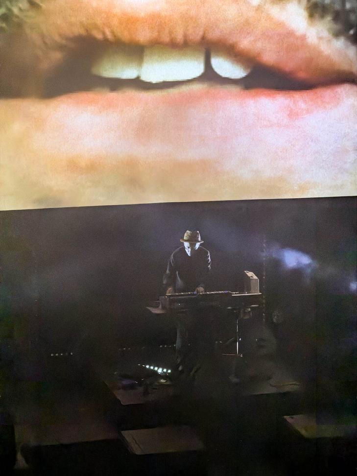 Dean Hurley in DOX+ photo miharumicha
