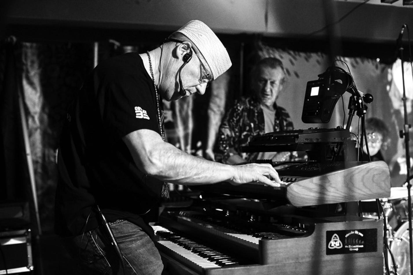ThePrimitivesGroup-0827