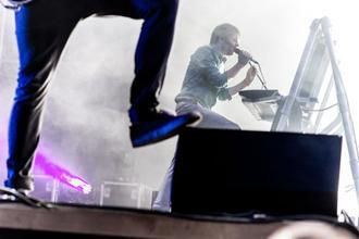 04_07 - (52) Enter Shikari