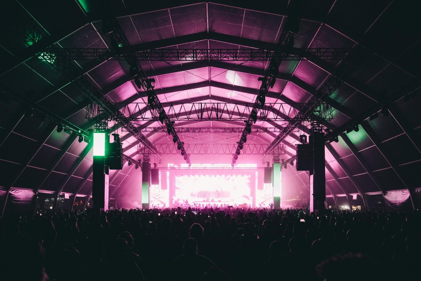Bolt Stage