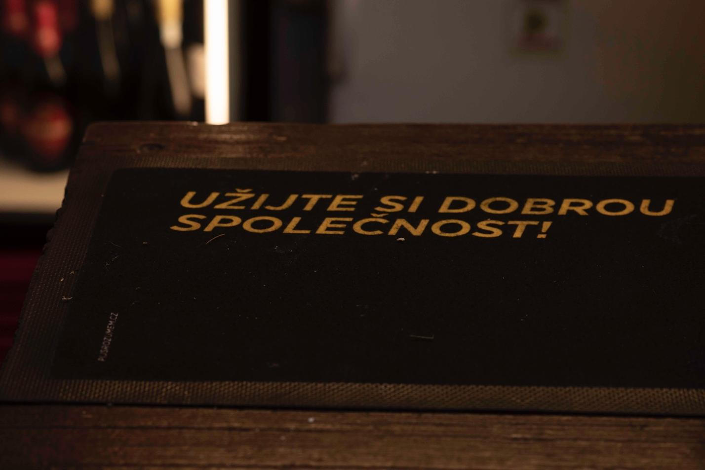01_unimoon