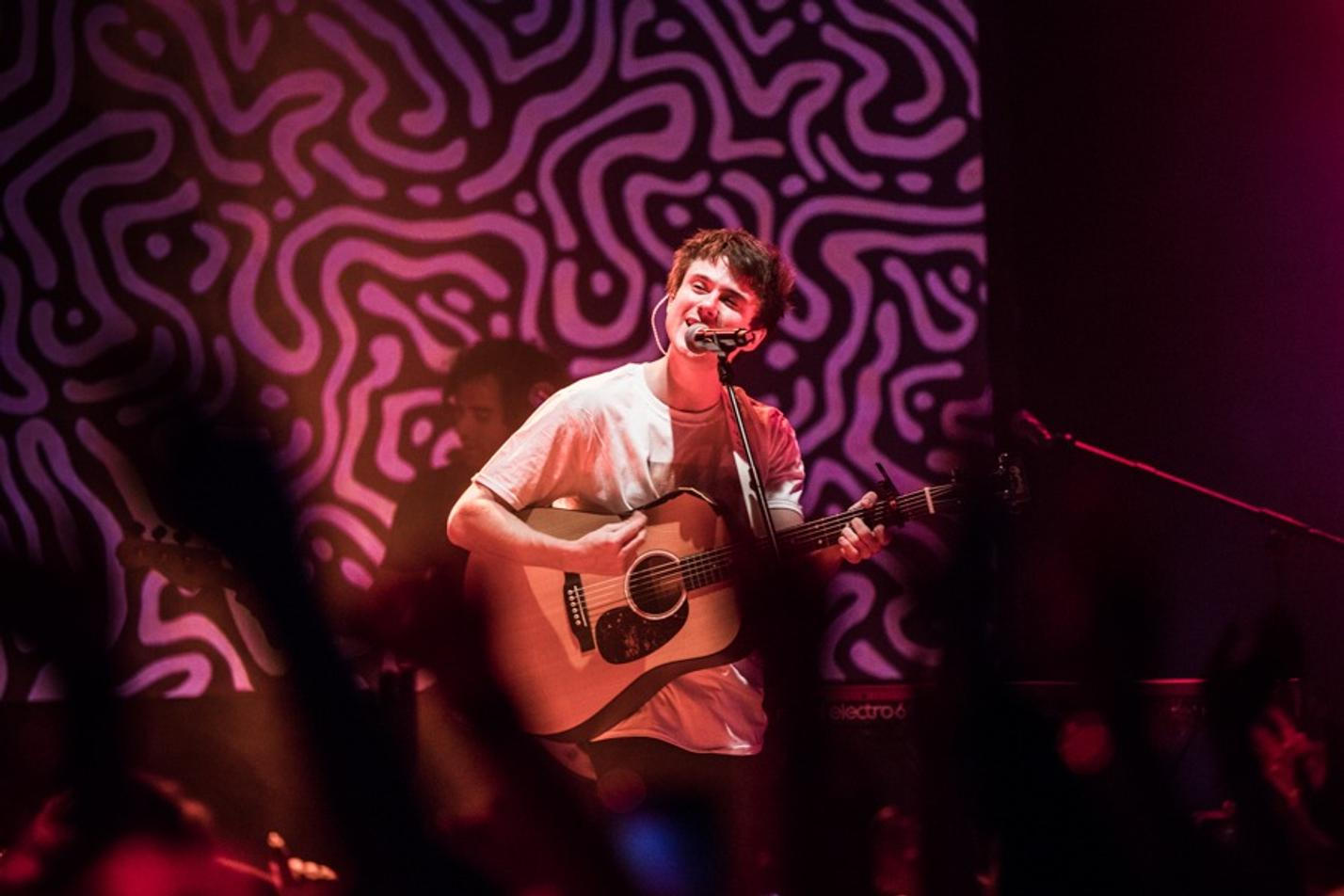 Alec Benjamin_06