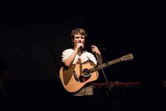 Alec Benjamin_04