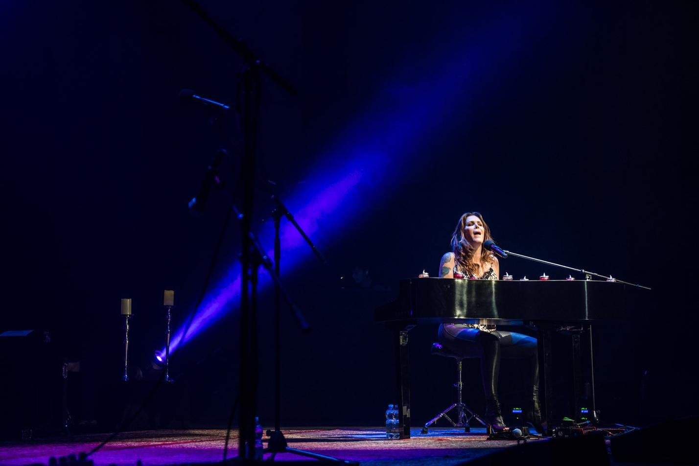 BETH HART05