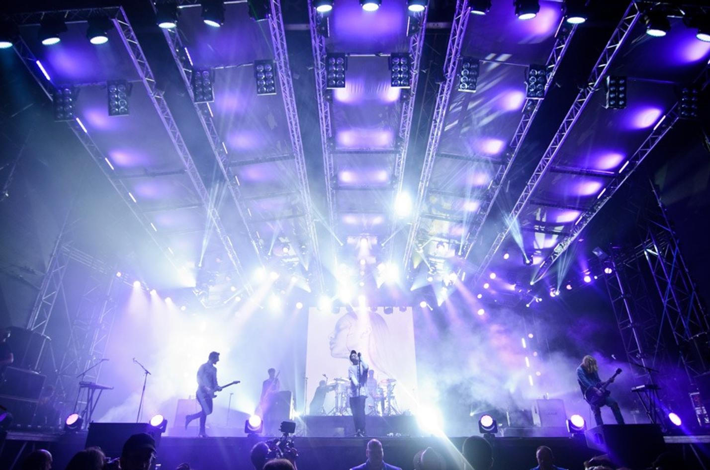 0893 Nothing But Thieves