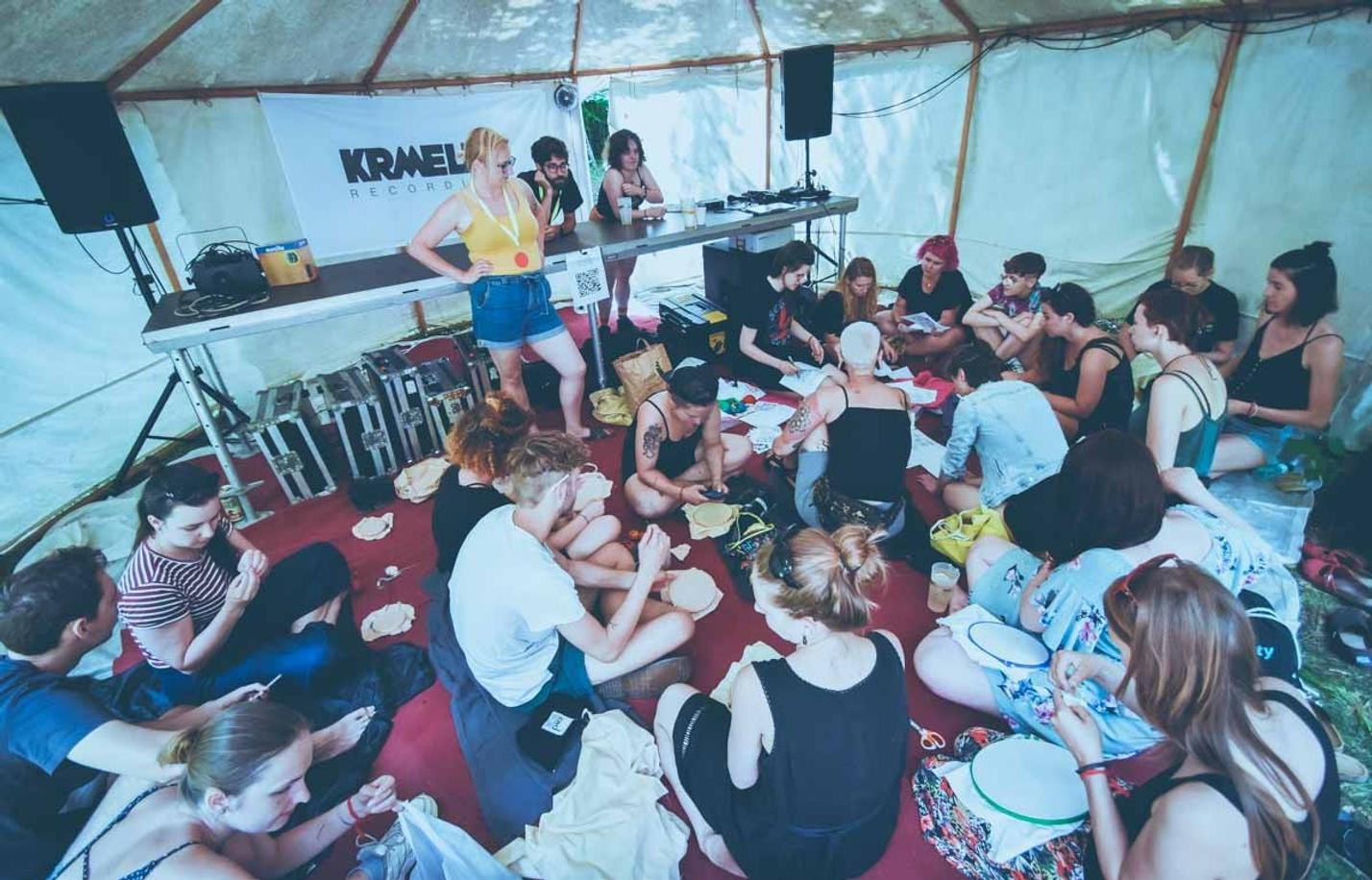 Workshop aktivistického vyšívání 1