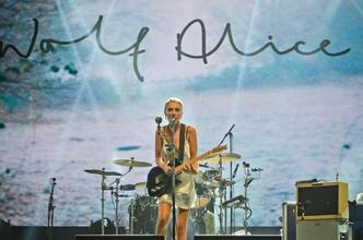 21 Wolf Alice