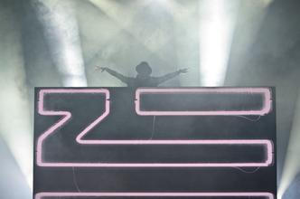 9852 ZHU