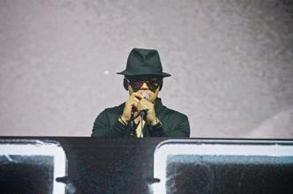9894 ZHU