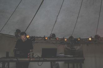 Načeva & Karaoke Tundra & DJ Five Průvan v hlavě, Open Air Program 2016, Hradec Králové (4)