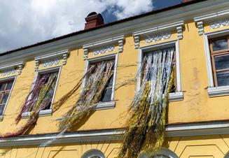 6 instalace ve veřejném prostoru - u kašny