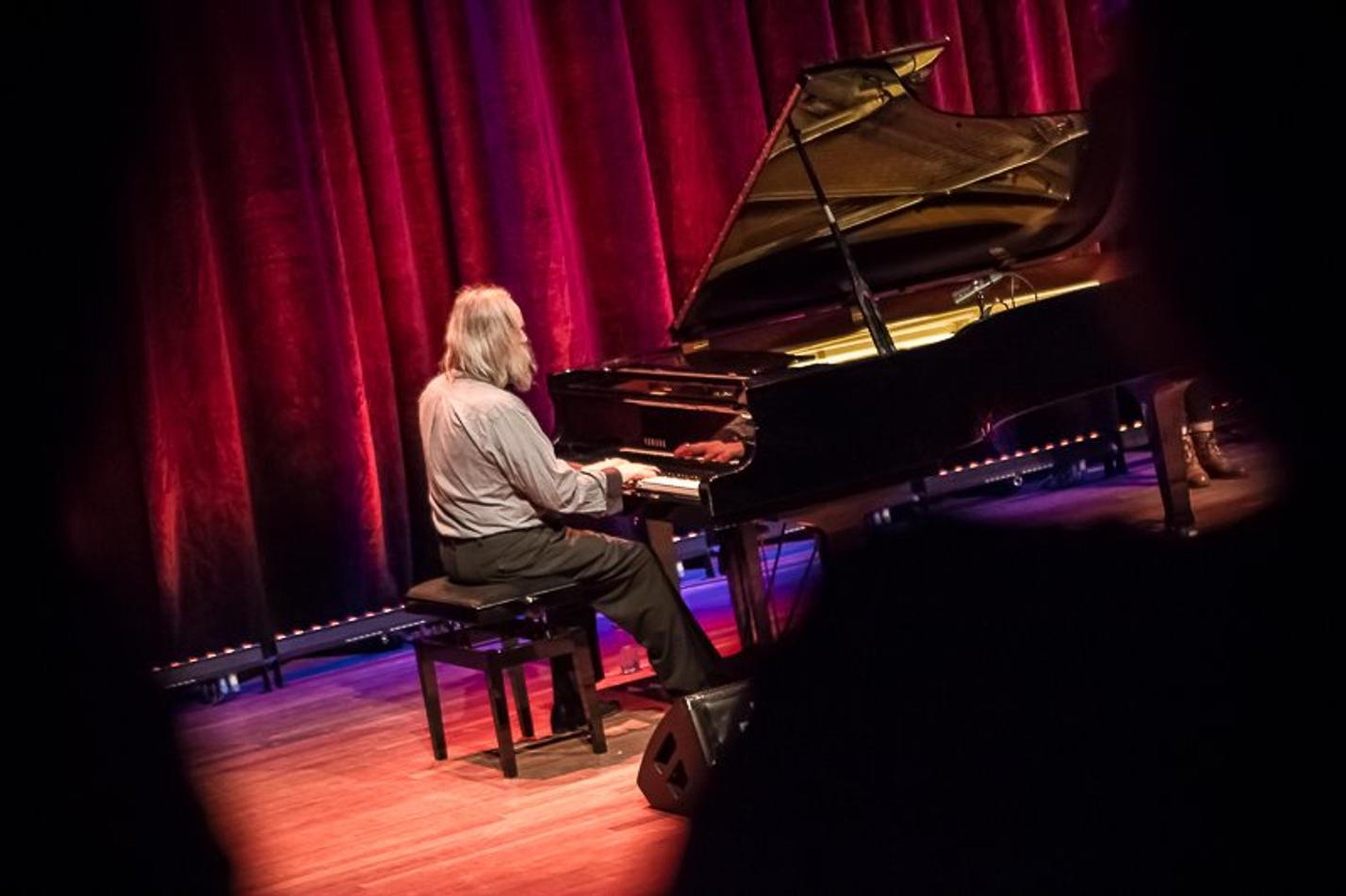 14_Lubomyr_Melnyk_Le_Guess_Who_2015
