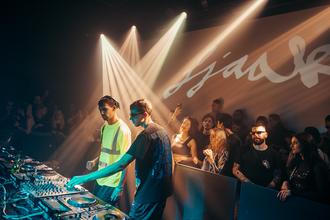 02_Fjaak