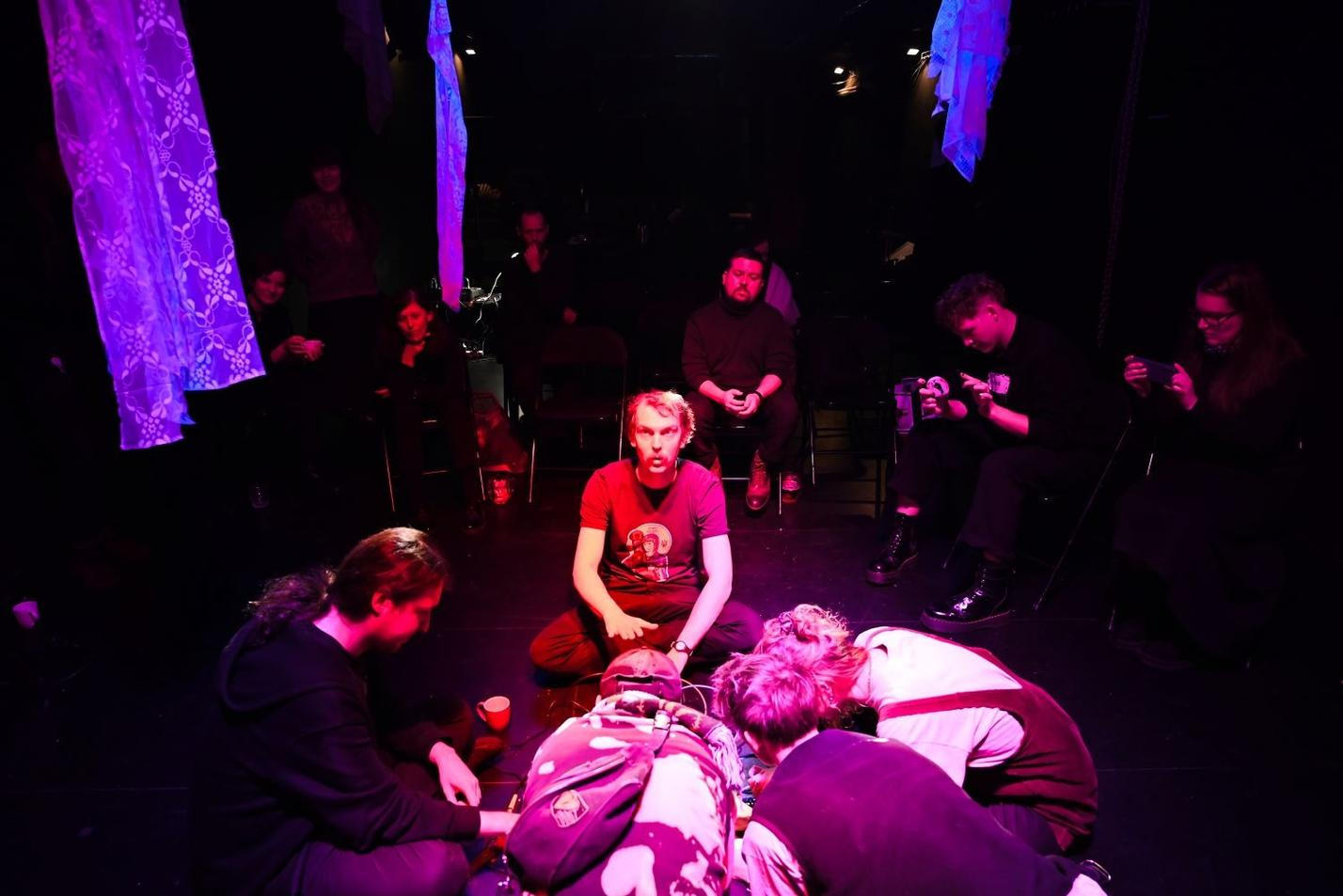 Max Wainwright kolektivní performance 3 (1)