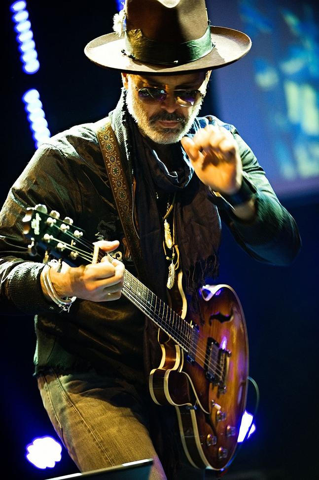 Doyle-Bramhall-II-6