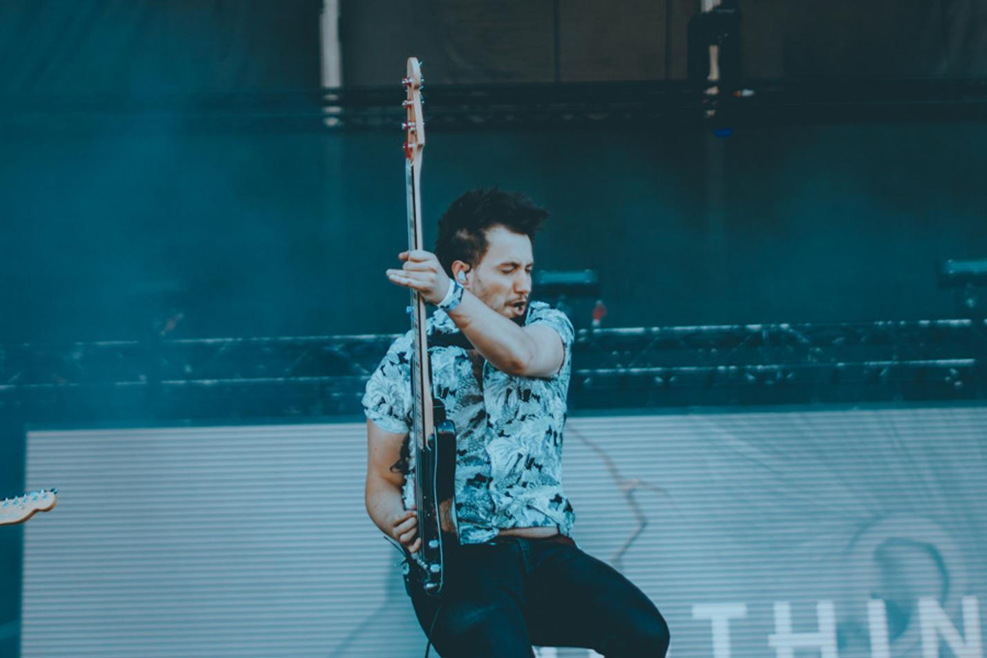 Nothing But Thieves 2