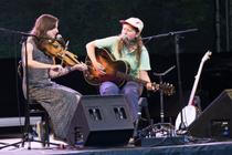 Nora Brown a Stephanie Coleman