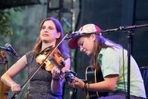 Nora Brown a Stephanie Coleman