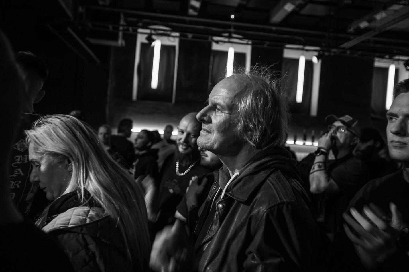 Fans (3)