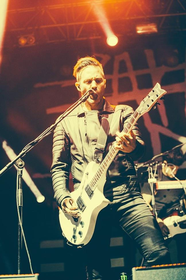 PapaRoach2